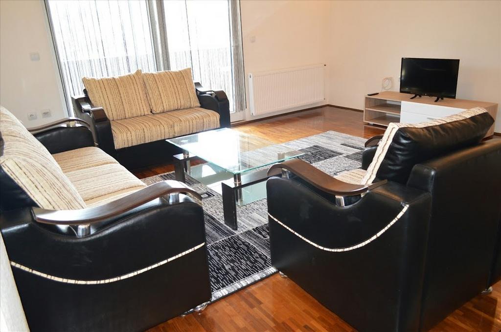 Luka Apartment *
